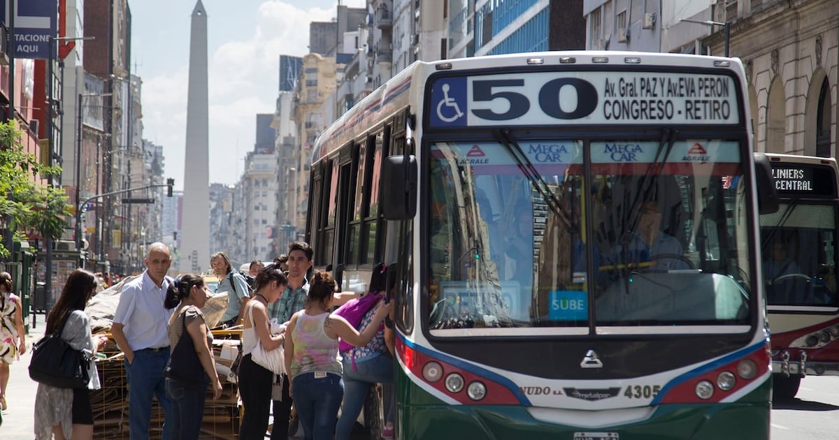 Cuesta arriba: desde octubre, el boleto mínimo de colectivo en la Ciudad quedará en $920,48 y el subte rozará los $1.817