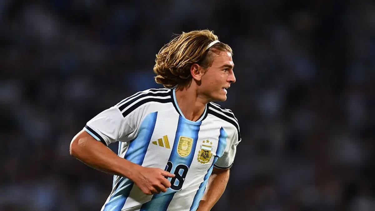 Argentina se sacó la espina rápido en Córdoba: gana 2-0 con golazos de Lautaro y Paz