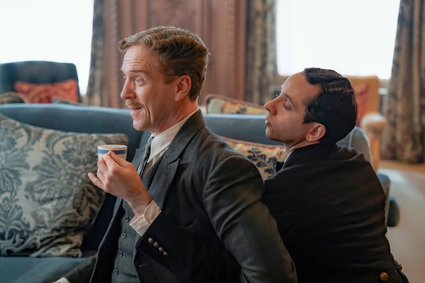 La aristocracia se ríe de sí misma: llega a los cines «Fackham Hall», la comedia que desarma a los Davenport con un cadáver y mucho té