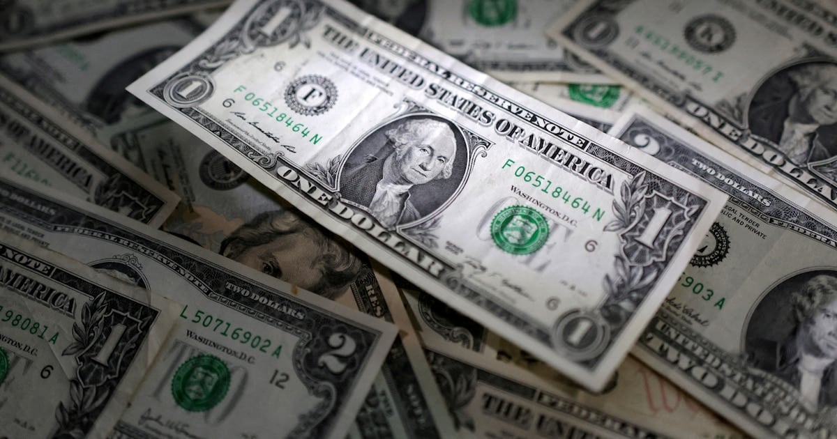 La pizarra del Banco Nación le sacó cinco pesos al dólar y dejó al blue sin variantes en la semana