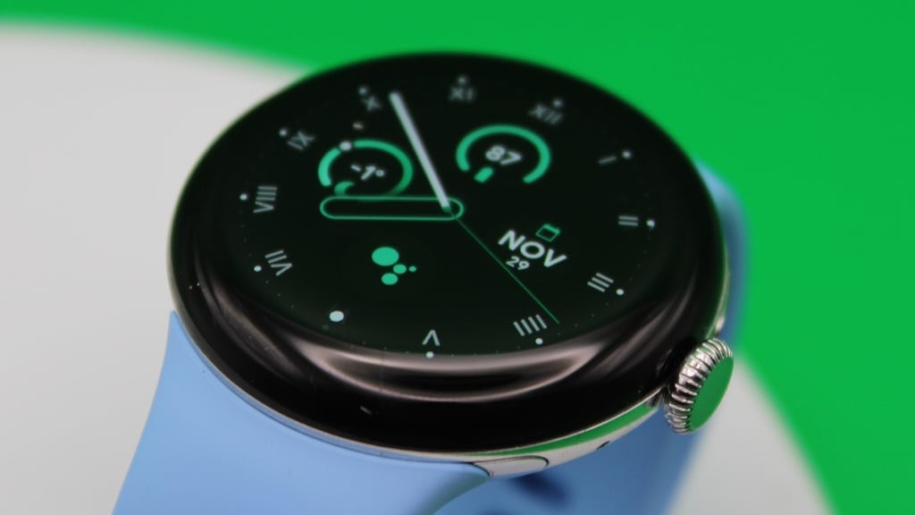 El Pixel Watch 5 suma a Gemini como asistente local: qué responde y qué sigue pidiendo internet