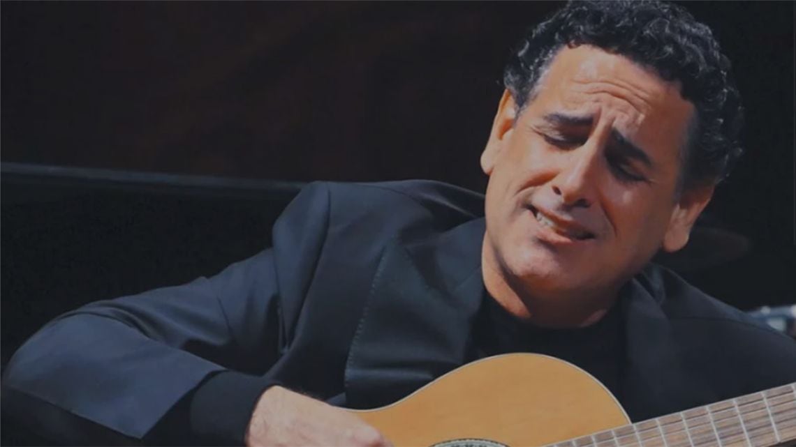 El patio de Donizetti: Flórez trajo al Colón la guitarra que aprendió a los quince y los Gardel que le cantaban de chico