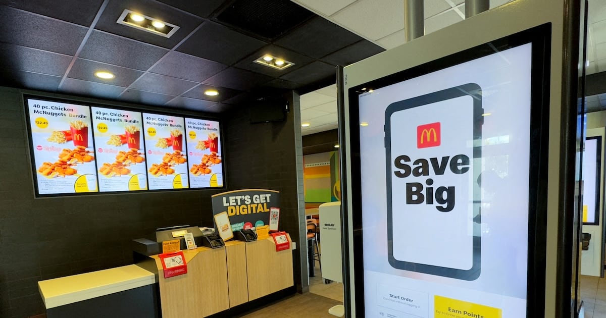 McDonald's profundiza la brecha de precios entre locales con un sistema de recomendaciones basadas en inteligencia artificial