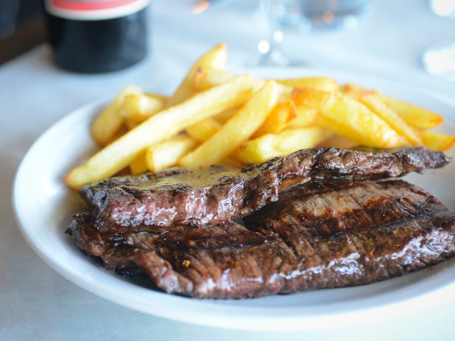 Un menú semanal que va de la tortilla con chorizo colorado a la entraña a la parrilla