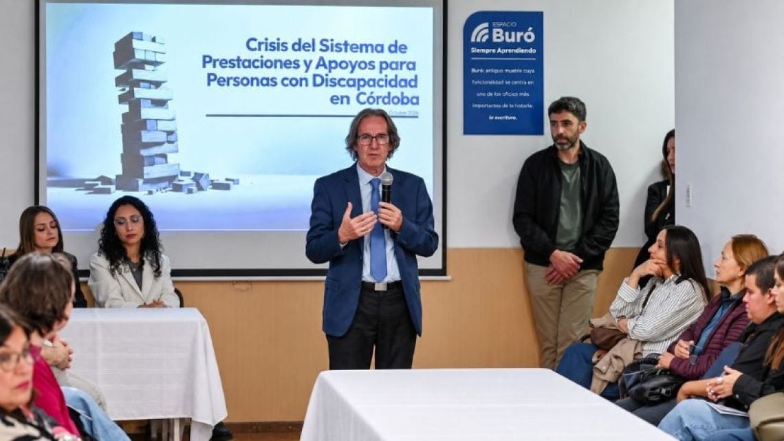 Córdoba: familias peregrinan meses por un certificado, una prótesis o un turno de rehabilitación