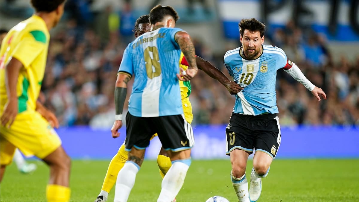 Messi se despidió con un gol de Otamendi y la Selección le ganó el clásico a nadie