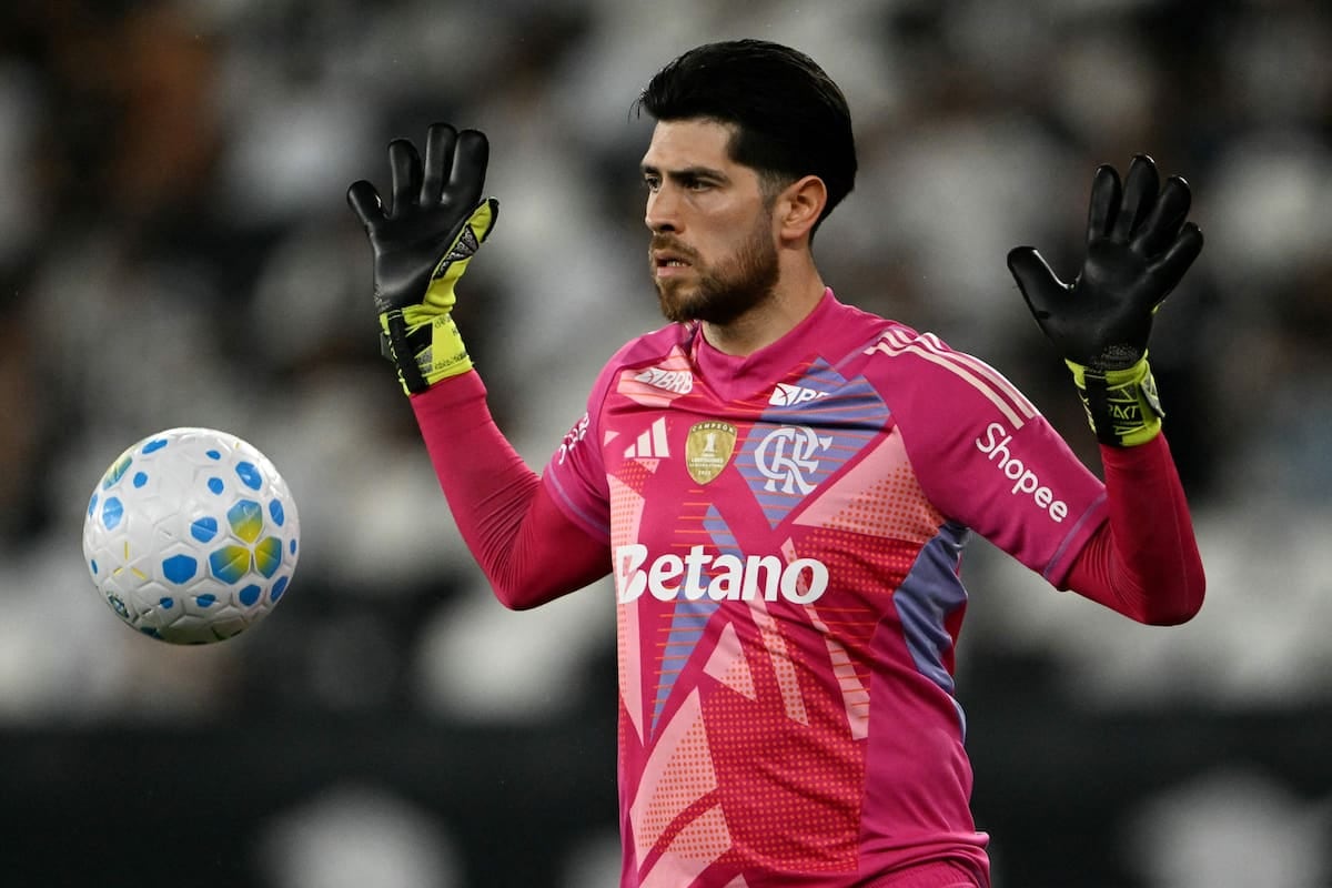 Rossi, el dueño del arco que se está cayendo solo y arrastra a Flamengo