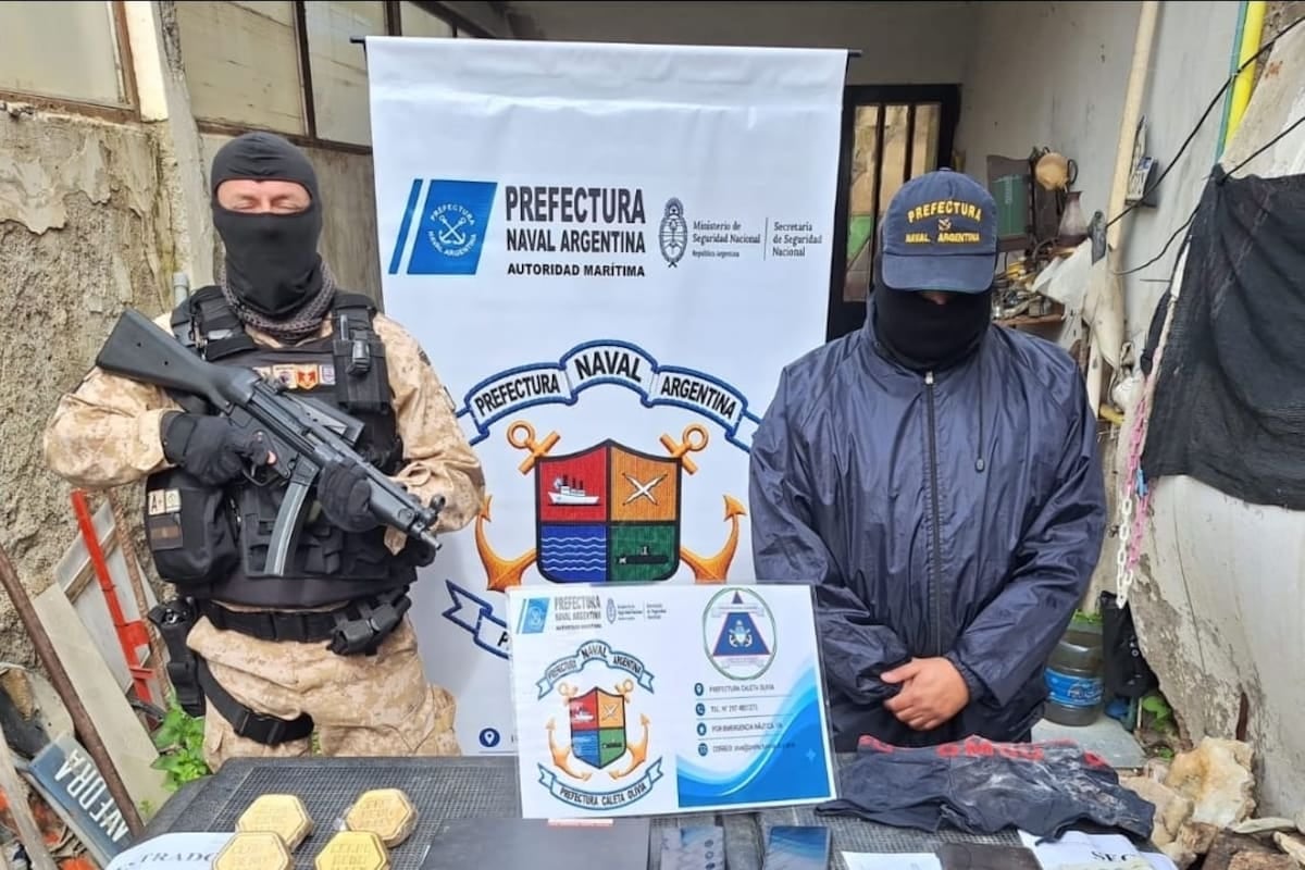 Hallazgo en Caleta Olivia: secuestran diez kilos de oro escondidos en el tanque de un inodoro que nadie usaba