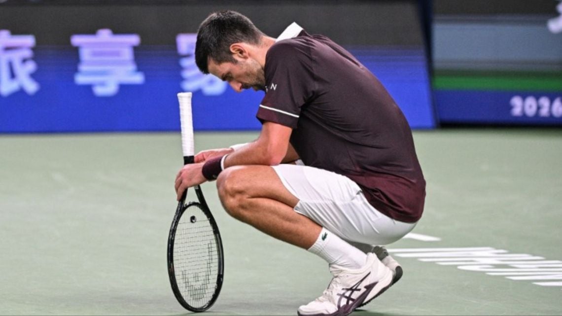 Djokovic se bajó del tren en Shanghái y ahora viaja a París con el boleto a Torino entre los dientes