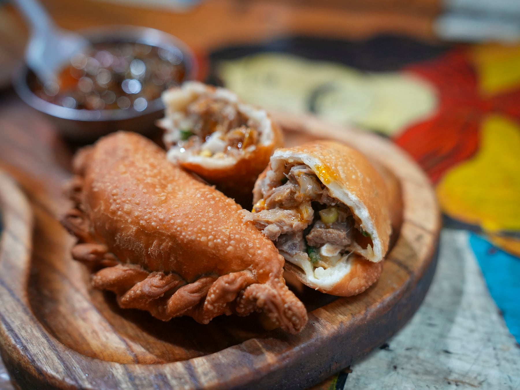 Empanadas del norte y del oeste que resisten en San Telmo y Recoleta: cinco locales, una misma obsesión por la receta de origen