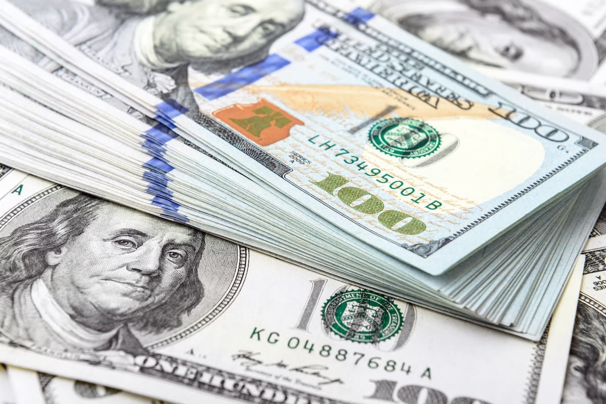 El dólar opera sin variantes al inicio de la rueda tras el feriado y la inflación porteña de septiembre se ubica en 1,8%