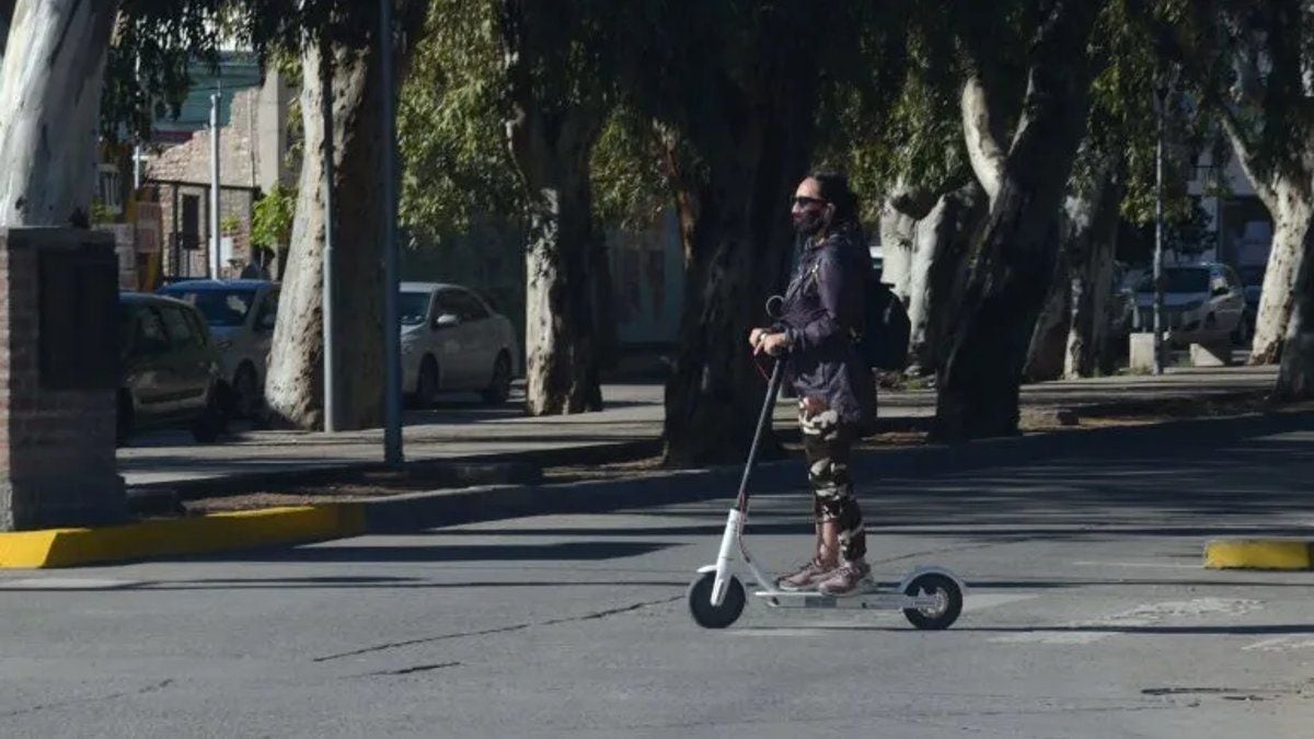 Neuquén se sube a la ola de los monopatines eléctricos: todo lo que hay que saber para usarlos cuando lleguen a la calle