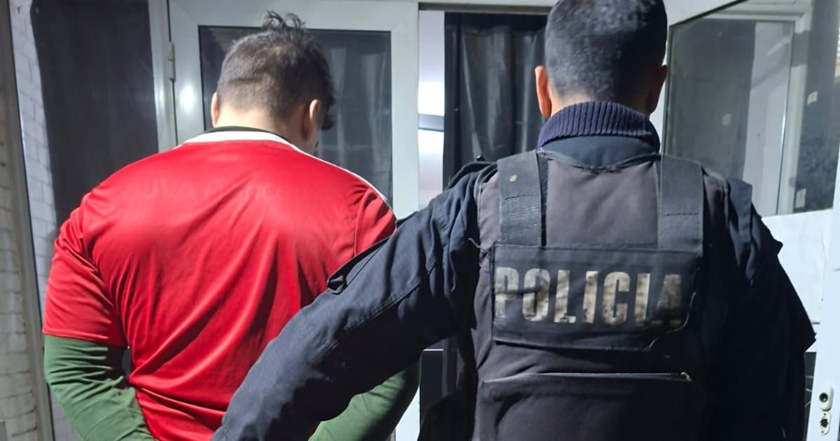 Una joven de 26 años apareció sin vida en una pensión de Rosario y detienen a un ex policía exonerado por narcotráfico