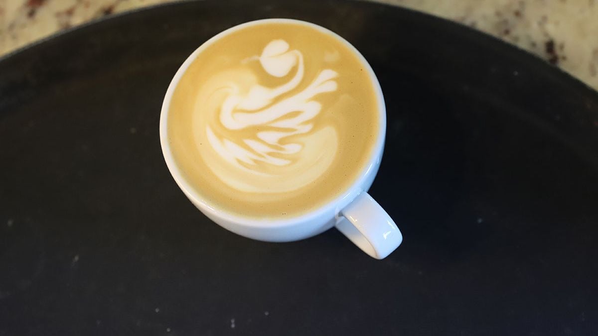 Cobro extra por leche deslactosada en un café de Neuquén: la advertencia que lanzó el organismo de Defensa del Consumidor
