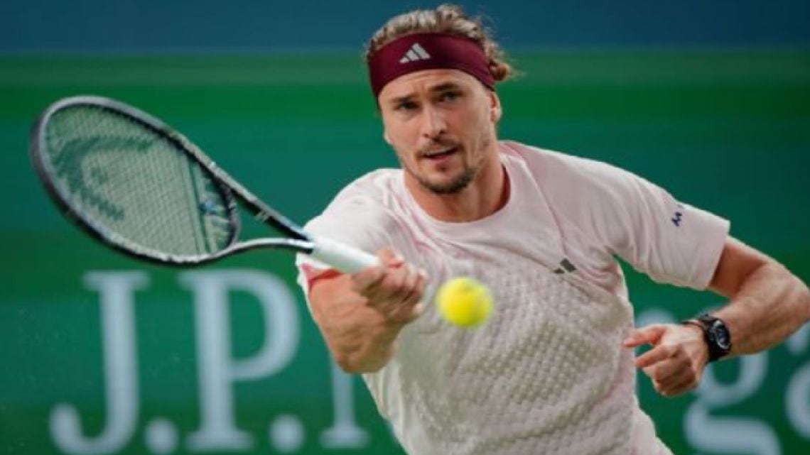 Zverev barrió a De Miñaur sin despeinarse y ya está entre los cuatro mejores de Shanghai: ahora va por Davidovich Fokina