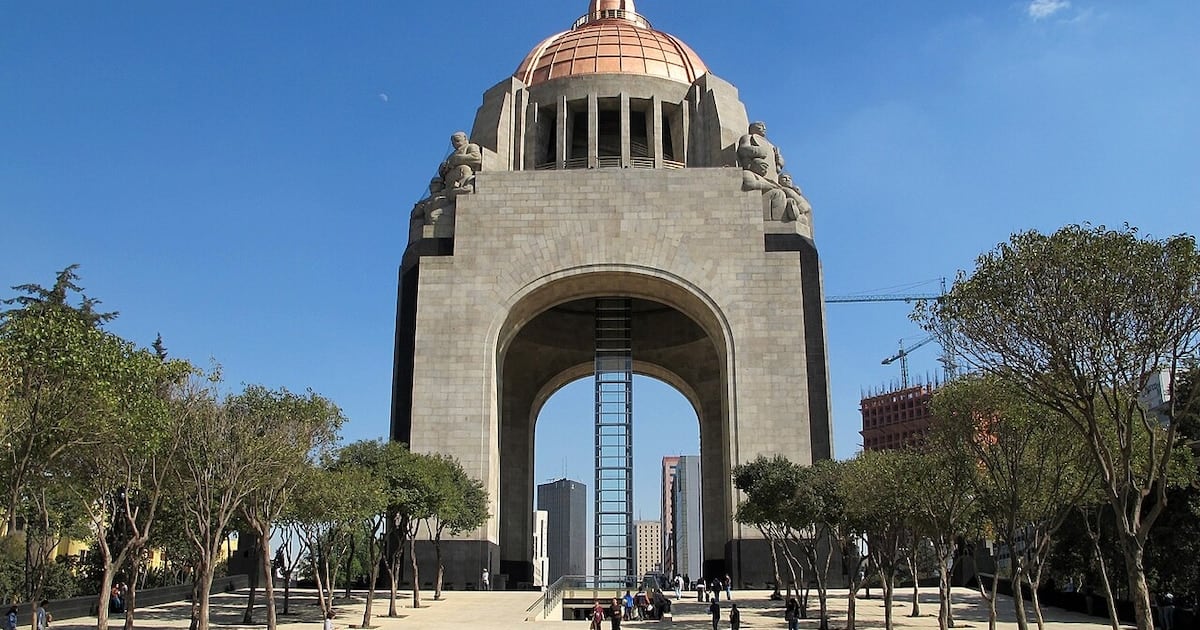 Un arco de 67 metros sobre la Plaza de la República: el monumento que reescribió la historia de una capital