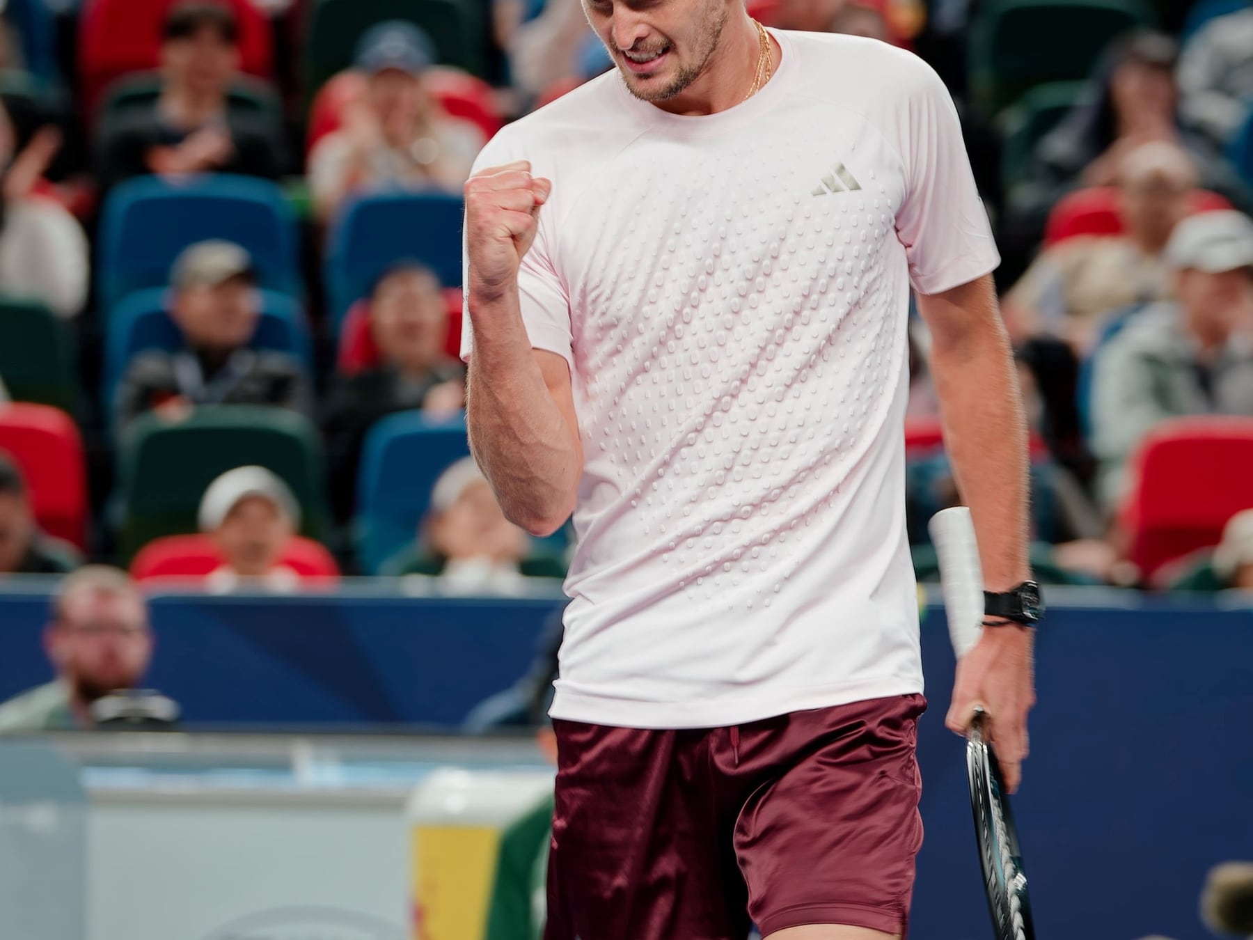Zverev barrió a De Miñaur en Shanghái y va por Davidovich Fokina: el alemán no se baja de la pelea grande