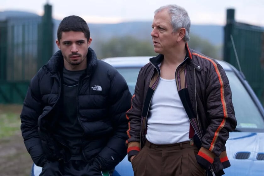 "El mal hijo": cuando el debut se pierde entre el patio de la abuela y la persecucion del genero