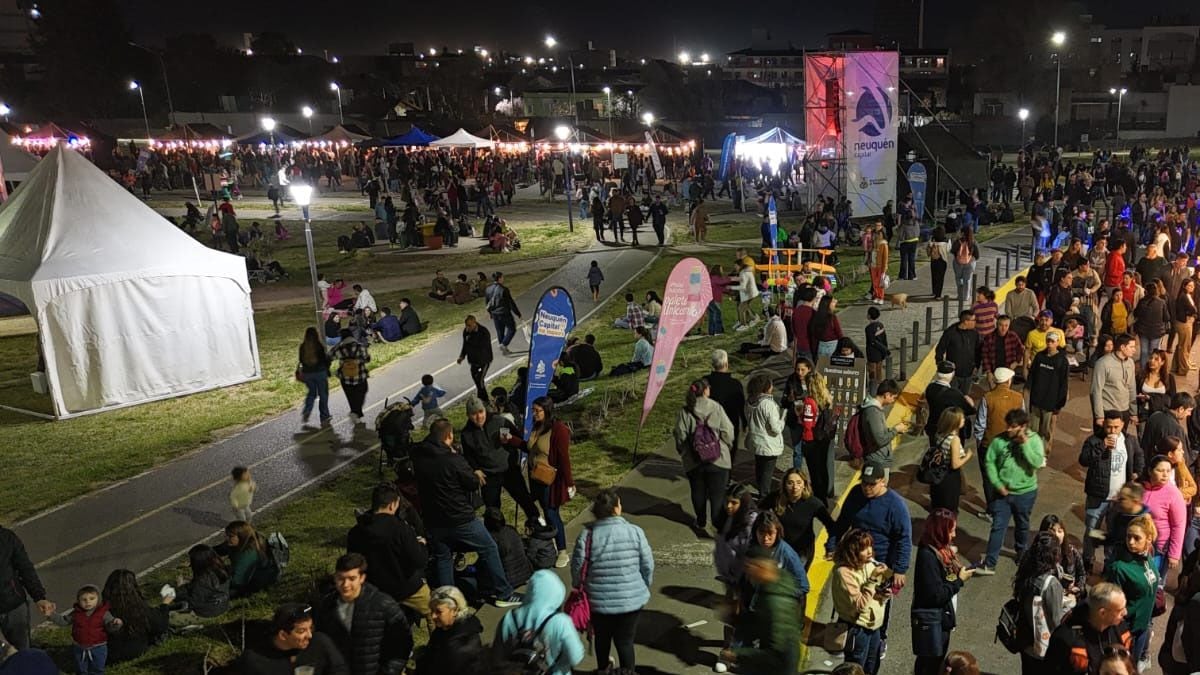 Más de 170 emprendedores se dan cita en el Parque Jaime de Nevares para celebrar a las mamás neuquinas