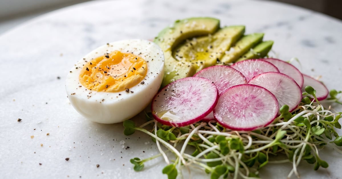 Huevo duro: qué comer con él para armar un plato más completo