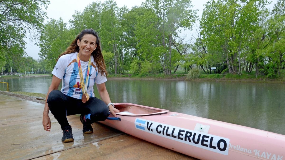Valeria Cilleruelo cruzo la meta en Gualeguaychú y Carry el oro del kayak neuquino